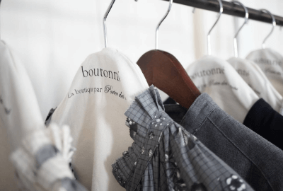 Porter des boutons online shop